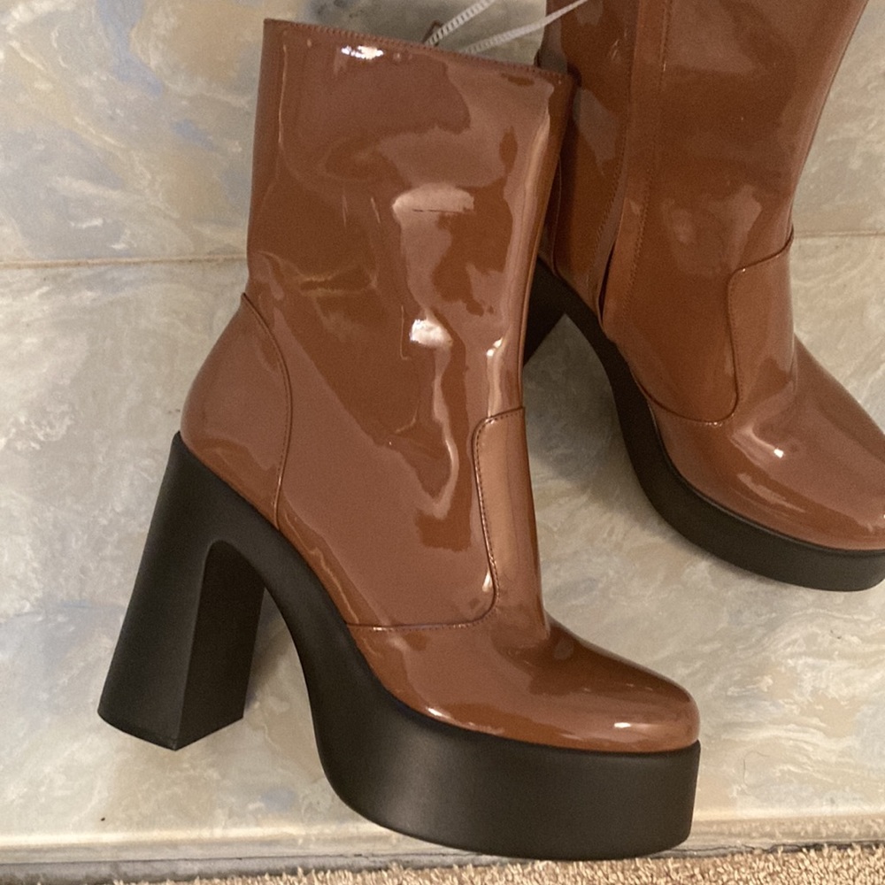 COPY - GB Gianni Bini Levi Tate
Patent Platform Mid
Boots, Caramel Brown, New. - Picture 3 of 7